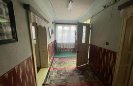 Casa 3 camere, 100 mp utili, 4200 mp teren, front 34 ml, comuna Garbau