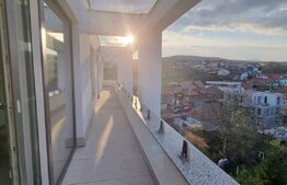 Apartament cu 4 camere, 70 mp, terasa de 14 mp, bloc nou !