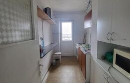 Apartament de 4 camere, 70 mp, etaj intermediar