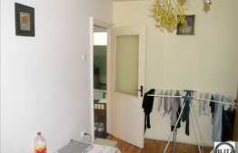 Vanzare 4 camere , cu loc parcare in zona Mehedinti la pret bun