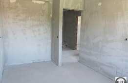 De vanzare apartament cu 3 camere, 60 mp, 2 parcari, semifinisat, zona Tauti!