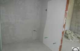 De vanzare apartament cu 3 camere, 60 mp, 2 parcari, semifinisat, zona Tauti!