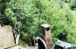 Reședință cu destinație de pensiune, 382mp utili si 1000mp teren, în Sinaia