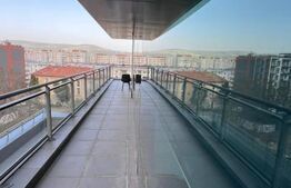 Open space cu terasa in zona cu acces foarte bun 