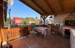 De vanzare casa cu doua intrari separate, 1000mp teren (toate utilitatiile) 