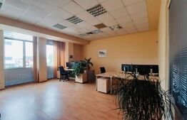 Cladire de birouri, 1275 mp, curte de 1600 mp, Dambu Rotund