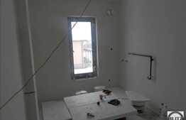 2 camere, 60 mp, decomandat, zona Avram Iancu! Semifinisat!Parcare inclusa!