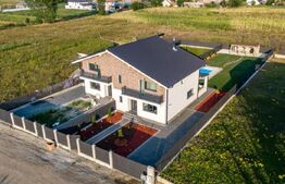 Ansamblu cochet de case, calitate premium: 4 dormitoare, 675 mp teren, KM 17