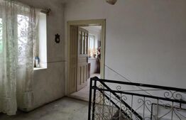 Casa demolabila, teren 1000 mp, zona Corusu