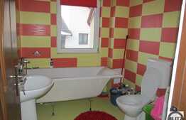 Vanzare 1 camera, 42 mp utili, balcon, decomandat, zona Polus Center, imobil NOU