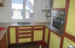 Vanzare 1 camera, 42 mp utili, balcon, decomandat, zona Polus Center, imobil NOU