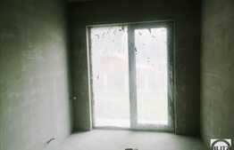 4 camere, 78 mp, semifinisat, 2 parcari, gradina 30 mp, zona strazii Campului!