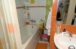 Vanzare 4 camere, 103 mp utili, zona Camera de Comert, cu parcare