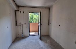 Apartament 3 camere, 81 mp, semifinisat, Parcare 