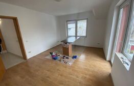 Spatiu de birou, 150 mp, 5 camere, 2 bai, parcare, zona Moților