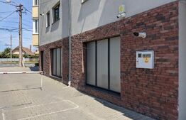 Spatiu comercial, 190 mp, vitrina la strada, zona Aeroportului