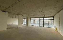 Spatii comerciale finisate, 244 mp, bloc nou, Piata 1 Mai