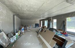 Spatiu comercial nou, 96 mp, terasa 60 mp, zona Calea Baciului