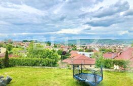 Casa individuala 300 mp, 1000 mp teren, 6 camere, 8 parcari, Andrei Muresanu