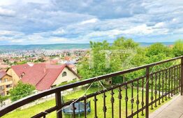 Casa individuala 300 mp, 1000 mp teren, 6 camere, 8 parcari, Andrei Muresanu