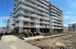 Apartament 2 camere, etaj intermediar, balcon, parcare, zona centrala