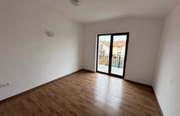 Casa pe Două Niveluri în Sanpetru, 154 mp