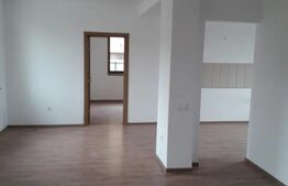 Casa pe Două Niveluri în Sanpetru, 154 mp