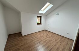 Casa pe Două Niveluri în Sanpetru, 154 mp