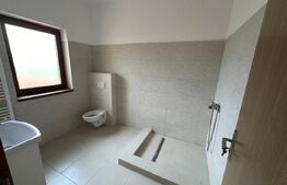 Casa pe Două Niveluri în Sanpetru, 154 mp