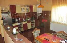 Apartament 3 camere, 100 mp, decomandat, garaj subteran, zona strazii Campului!