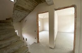 Duplex finalizat la semifinisat, 135 mp utili, 163 mp teren, zona Campului!