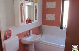 Vanzare apartament cu 2 camere,  57 mp, decomandat, loc parcare