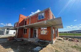 Duplex de 101 mp, 250 teren, terasa circulabila, zona Avram Iancu 