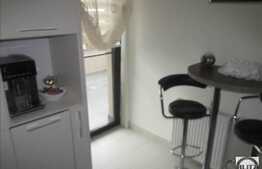 3 camere, 78 mp, decomandat, A.C, mobilat, 2 garaje, zona Calea Floresti!