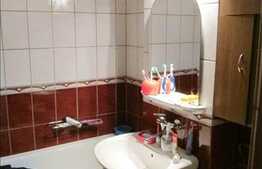 4 camere, 83 mp utili, etaj intermediar, zona strazii Aurel Vlaicu