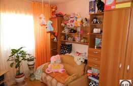 De vanzare cu 3 camere , cu loc parcare, zona Aurel Vlaicu! Complet mobilat