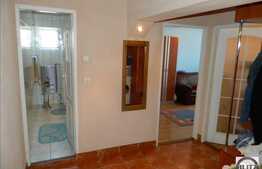 De vanzare cu 3 camere , cu loc parcare, zona Aurel Vlaicu! Complet mobilat