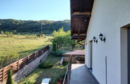 Vila la cheie, teren 6700 mp, sat Nima