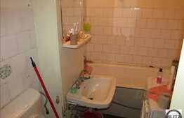 Vanzare apartament 2 camere semidecomandate, zona Hotel Royal