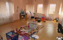 Apartament in imobil nou, dispus pe 2 nivele, 240 mp, zona verde