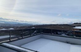 Duplex cu o priveliste deasupra intregului oras