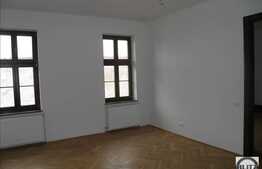 Vanzare 3 camere, 129 mp utili, boxa, zona ultracentrala!