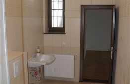 Vanzare 3 camere, 129 mp utili, boxa, zona ultracentrala!