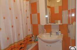 De vanzare 2 camere, 55 mp, decomandat, zona strazii Stejarului!