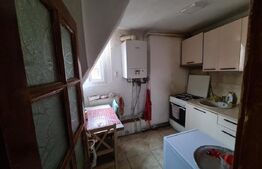 Apartament 3 camere, 90mp + pod foarte inalt, langa Piata Sfatului
