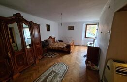 Apartament 3 camere, 90mp + pod foarte inalt, langa Piata Sfatului