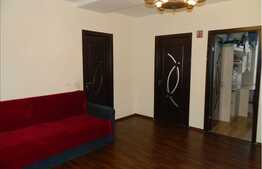 Vanzare 3 camere, 70 mp plus 2 poduri, terasa de 13.5 mp! Zona Florilor!Parcare!