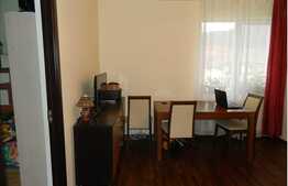 Vanzare 3 camere, 70 mp plus 2 poduri, terasa de 13.5 mp! Zona Florilor!Parcare!