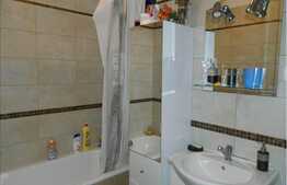 Vanzare 3 camere, 70 mp plus 2 poduri, terasa de 13.5 mp! Zona Florilor!Parcare!