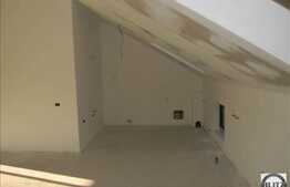 Apartament 165 mp utili, situat  in casa insiruita, cu o curte de 140 mp!